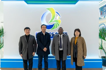 The Ambassador of the Republic of Zambia to the People&rsquo;s Republic of China Iven Zyuulu visits Guoliang New Energy Research Institute